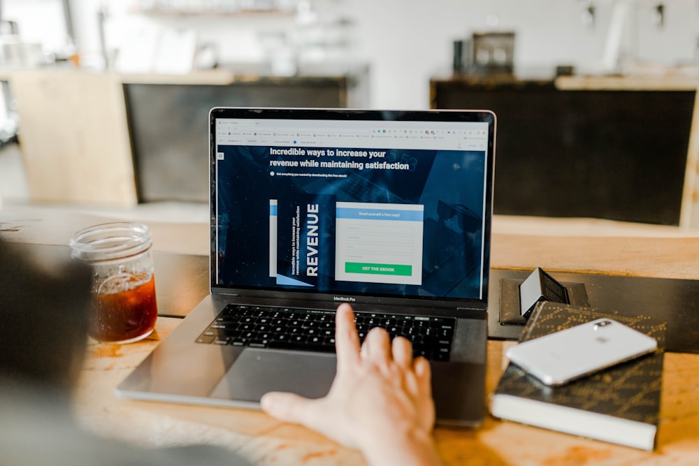 Crypto Wallets Explained: Custodial vs Self-Custody